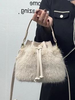 Плюшен bag-чанта за жени Есен Зима Новата текстура Мека чанта през рамо от изкуствена кожа Луксозни чанти на съвсем малък