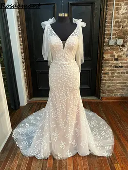 Снимка на Сватбени рокли на Русалка с V-образно деколте и носа без облегалка, апликации без ръкави, Дантелени сватбени рокли в стил Кънтри